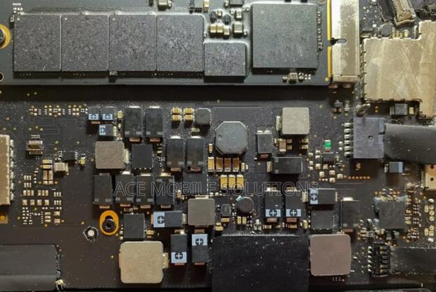 Laptop Repair and Maintenance · Photo 2