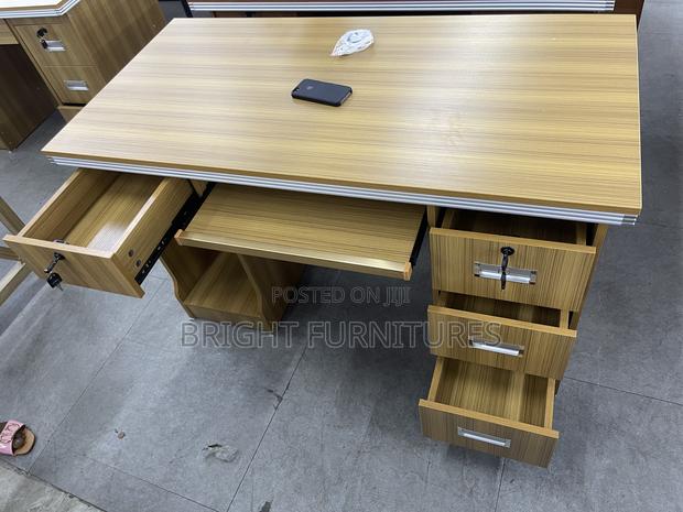 Portable Wooden Office Table With Drawers · Photo 3