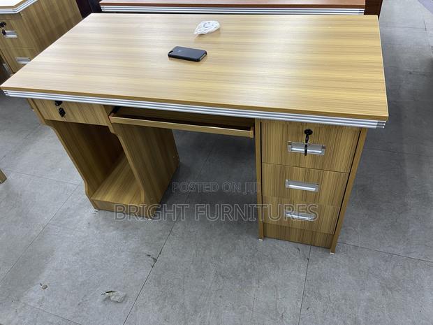 Portable Wooden Office Table With Drawers · Photo 2