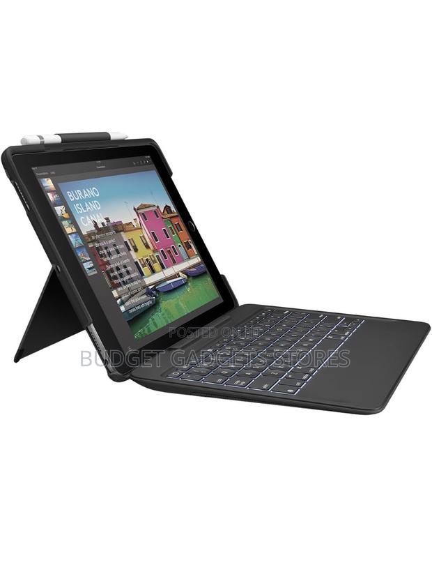 Apple iPad Pro 2nd Generation 10.5inch Keyboard Case · Photo 1