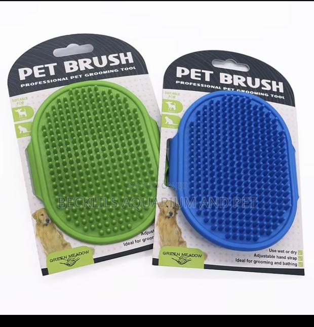 Pet Bath Brush for Dogs and Cat · Photo 1