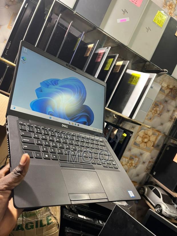Laptop Dell Latitude 7400 8GB Intel Core I7 SSD 256GB · Photo 4