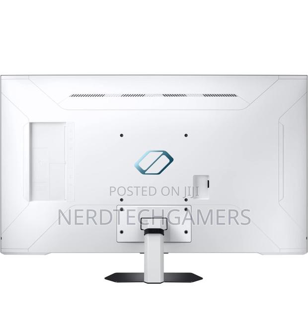 Samsung 43” Odyssey Neo G7 Series Uhd Smart Gaming Monito · Photo 3