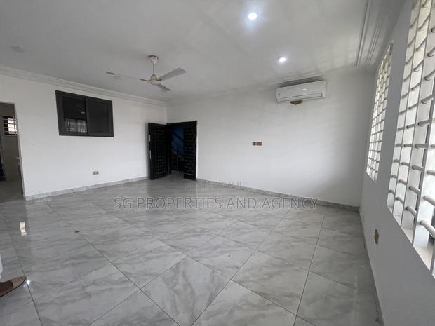 2bdrm Apartment in Spintex for rent · Photo 2
