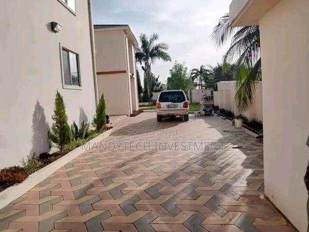 20bdrm Apartment in Barrier for sale · Photo 3