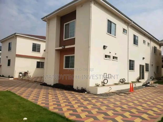 20bdrm Apartment in Barrier for sale · Photo 2