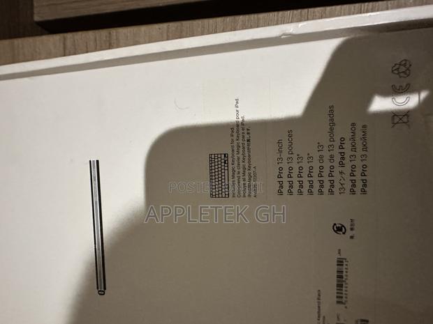 iPad Pro M4 Magic Keyboard 13 Inch · Photo 2
