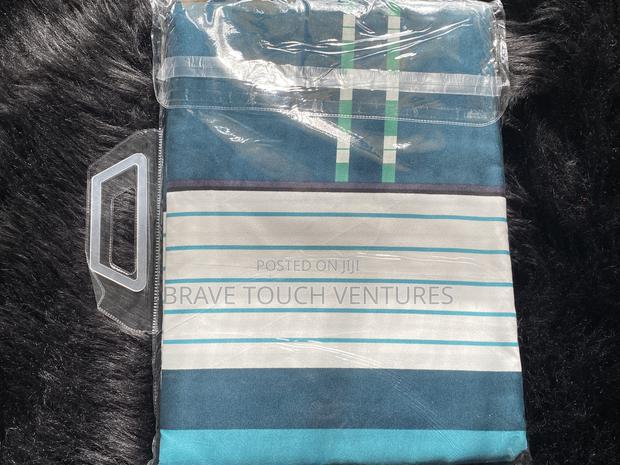 King Size Bedsheet With 3 Pillow Cases - Green Blue White · Photo 2