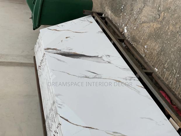 White Marble-Look Sintered Stone Slab – Modern Luxury · Photo 1