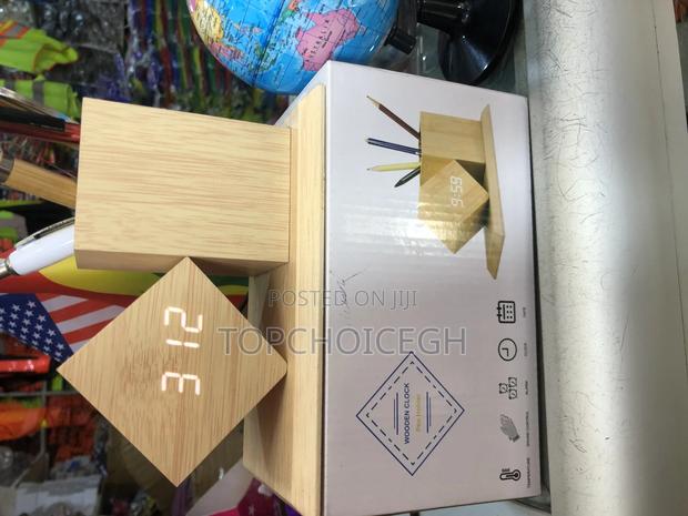 Wooden Clock Pen Holder · Photo 1
