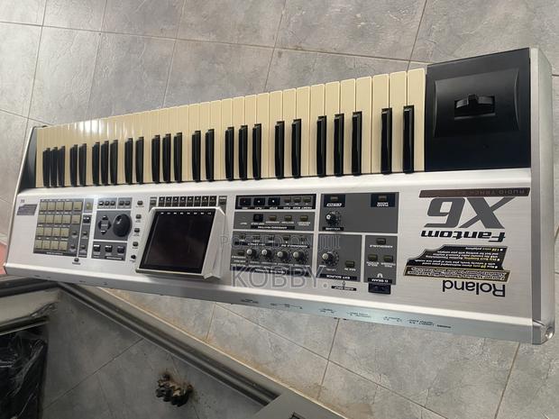 Roland Fantom X6 · Photo 1