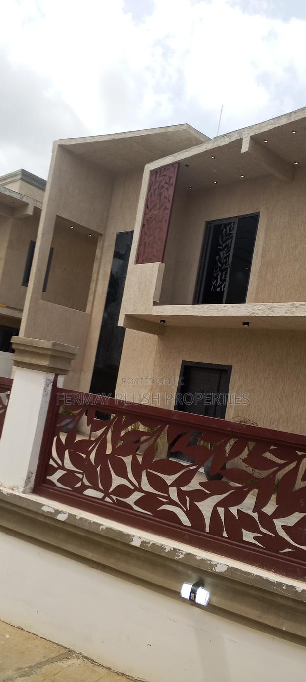 4bdrm Mansion in Newly Built Machine, Accra Metropolitan for sale · Photo 1