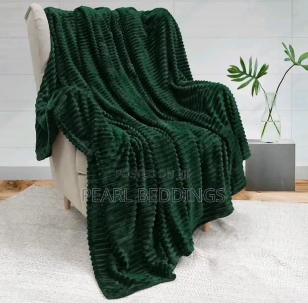 Quality Fluffy Plush Throw Blanket · Photo 2