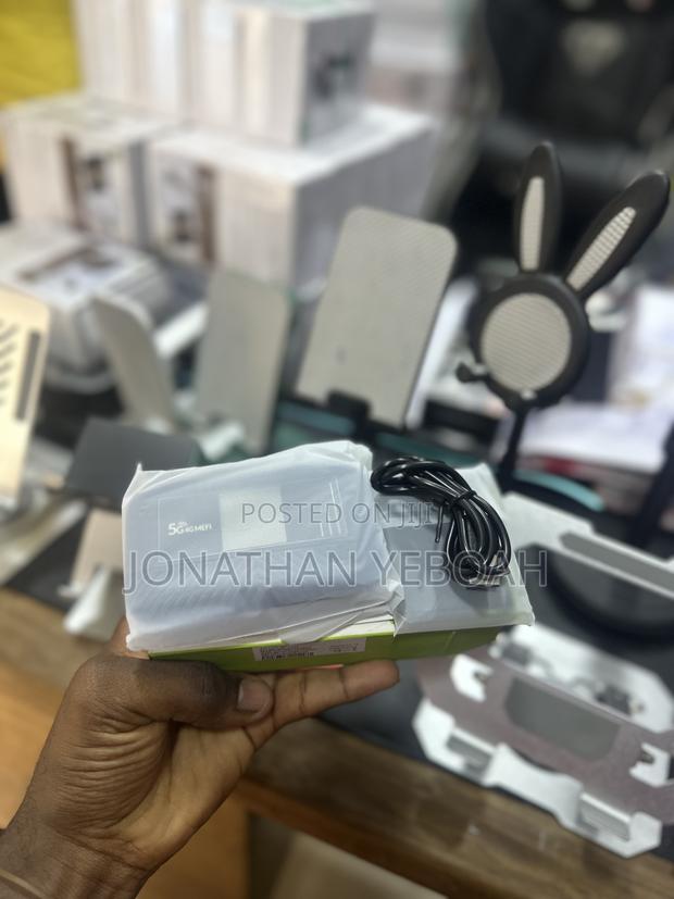 Smart Universal Wifi Power Bank · Photo 4