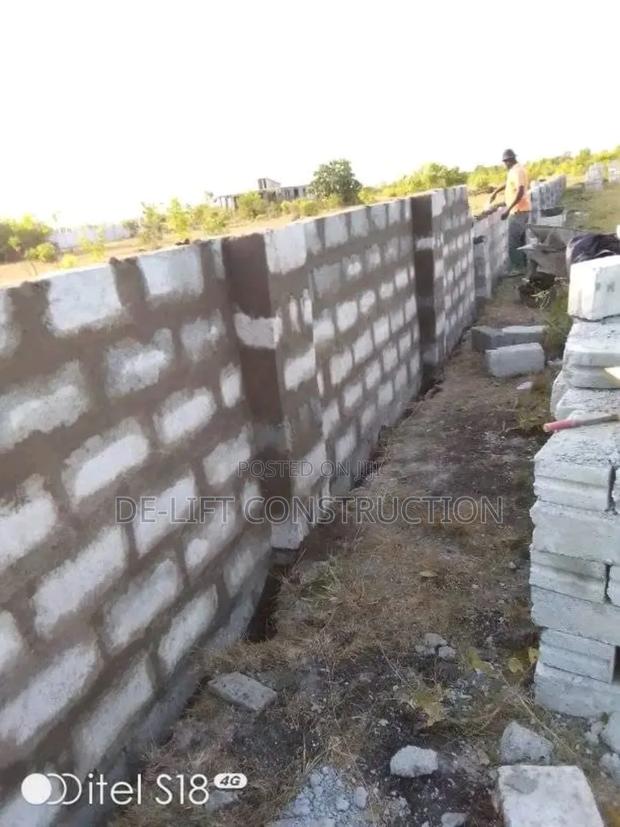 Are You Looking for Experience Mason for Your Fence? · Photo 3