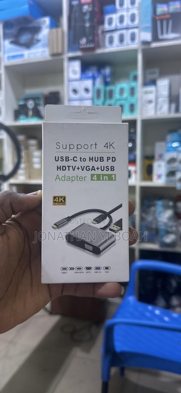 Type C 4 in 1 Adapter Hub · Photo 1