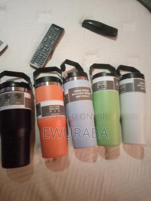 Vacuum Flask With Handle · Photo 2