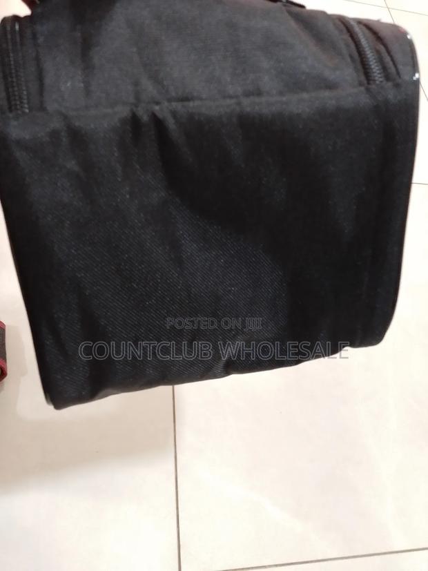 Cosmetics Bag · Photo 2