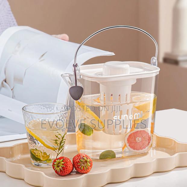 1200ml Plastic Pitcher With Handle · Photo 1