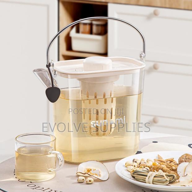 1200ml Plastic Pitcher With Handle · Photo 2