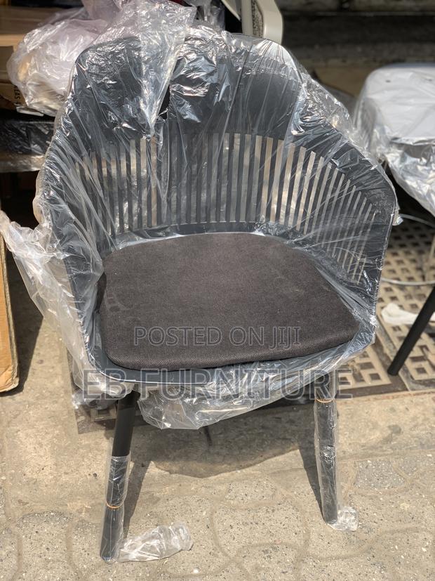 Hard Plastic Garden Chair · Photo 2