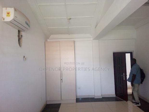 18bdrm House in Tema Community10 for sale · Photo 4