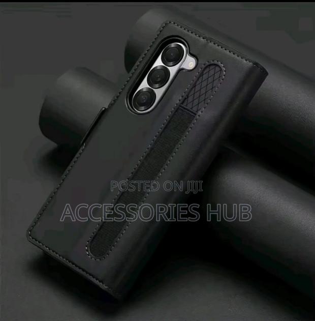 Z Fold 4 5 And Fold 6 Leather Case With A Pen Slot · Photo 3