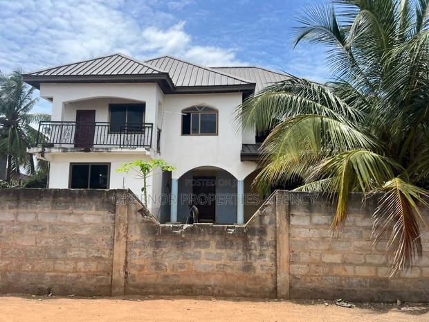 7bdrm House in Afienya, Tema Metropolitan for sale · Photo 5