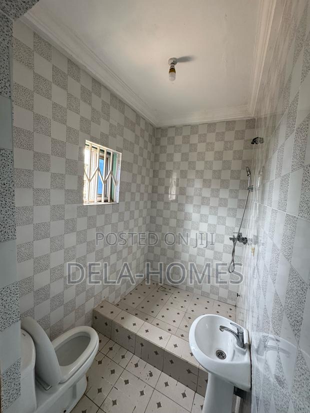 2bdrm Apartment in Adenta, Commandos for rent · Photo 6