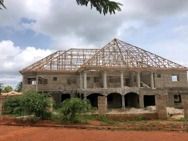 Are You Looking for a Professional Carpenter · Photo 3