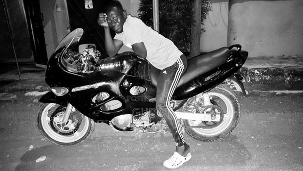 Suzuki 750 2012 Black · Photo 3