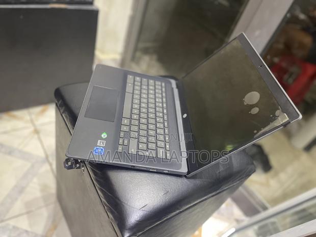 Laptop HP 15-Dy1032wm 4GB Intel Celeron SSD 32GB · Photo 2