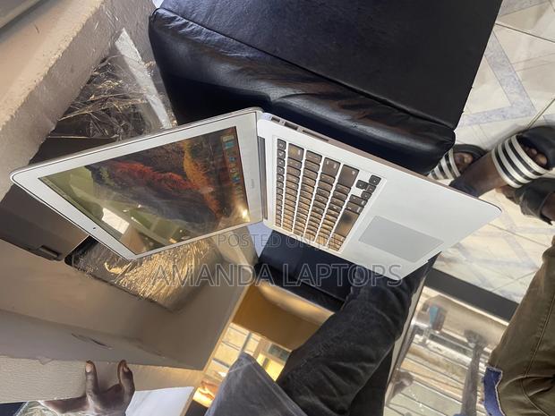 New Laptop Apple MacBook 2012 4GB Intel SSD 128GB · Photo 2