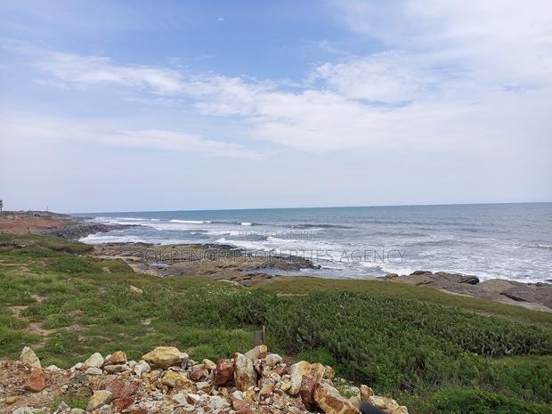 Beachfront of Land for Sale at Teshie · Photo 2