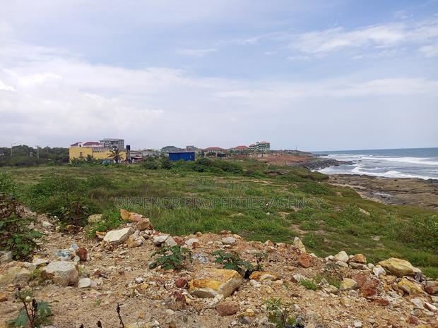 Beachfront of Land for Sale at Teshie · Photo 4