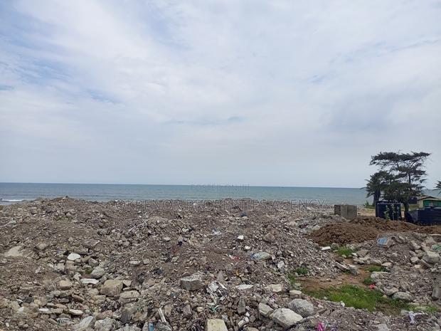 Beachfront of Land for Sale at Teshie · Photo 7