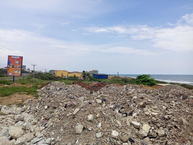 Beachfront of Land for Sale at Teshie · Photo 8