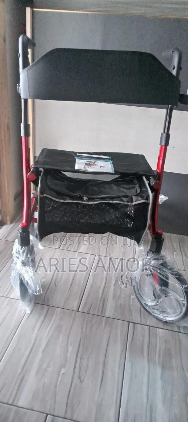 Walker Rollator Standard With Wheels and Bag · Photo 3