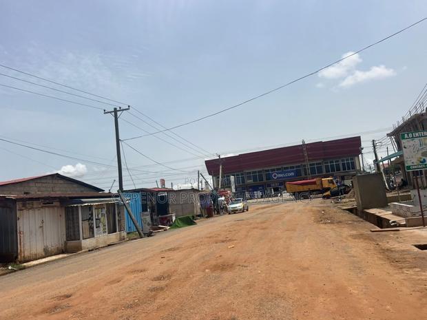 Roadside Land for Sale at Botwe · Photo 4