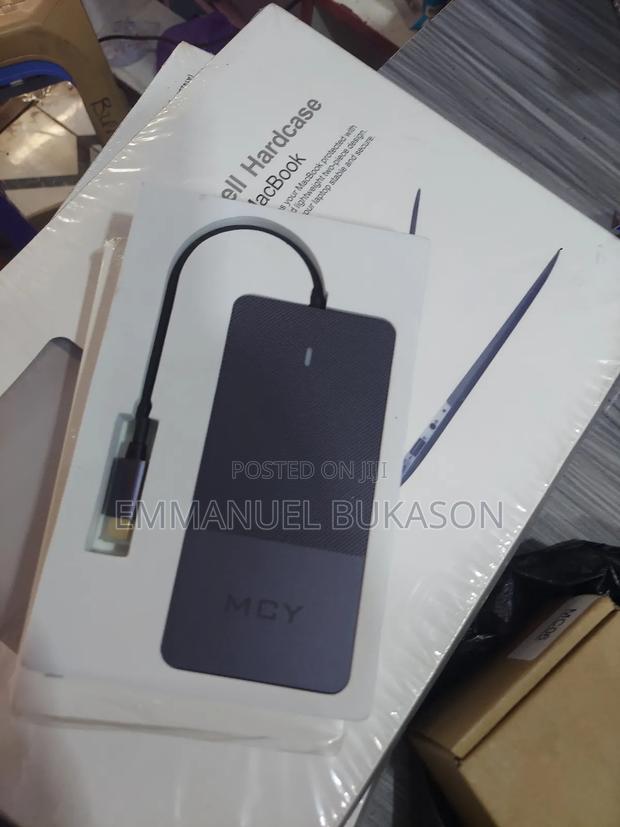Mcy Type C 12 in 1 Docking Station · Photo 1