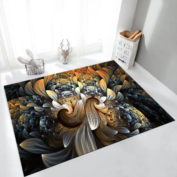 Modern Pattern Center Spread Rug · Photo 1
