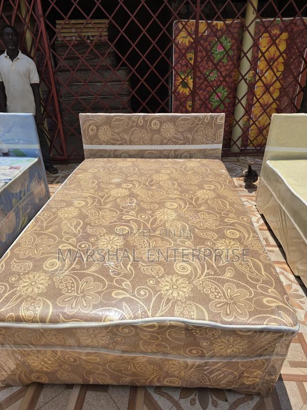 Twin Size Bed Complete · Photo 2