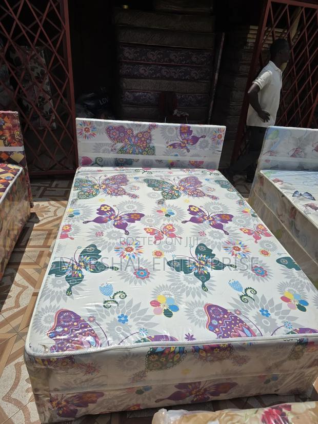 Twin Size Bed Complete · Photo 3