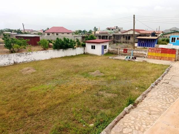 9bdrm House in Dawhenya Tema for sale · Photo 3