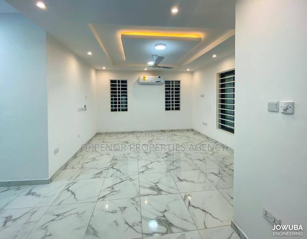 Property for Sale at Ridge · Photo 1