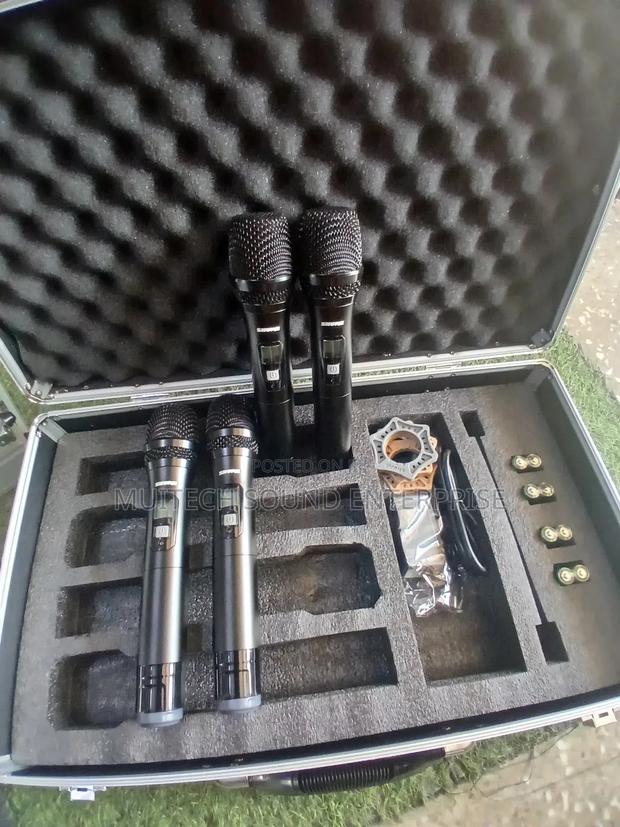 Shure Wireless Microphone (4 in 1) · Photo 2