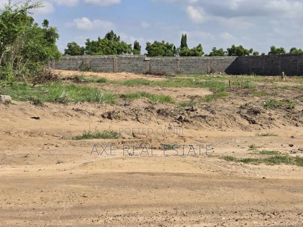 Discount Offers (Titled Plots) at Tema Community 25 · Photo 2