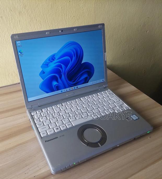 Laptop Panasonic Toughbook CF-XZ6 8GB Intel Core I7 SSD 256GB · Photo 2