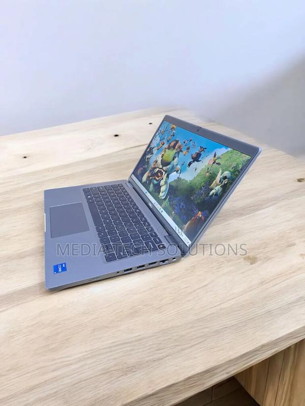New Laptop Dell Latitude 5430 16GB Intel Core i5 SSD 256GB · Photo 1