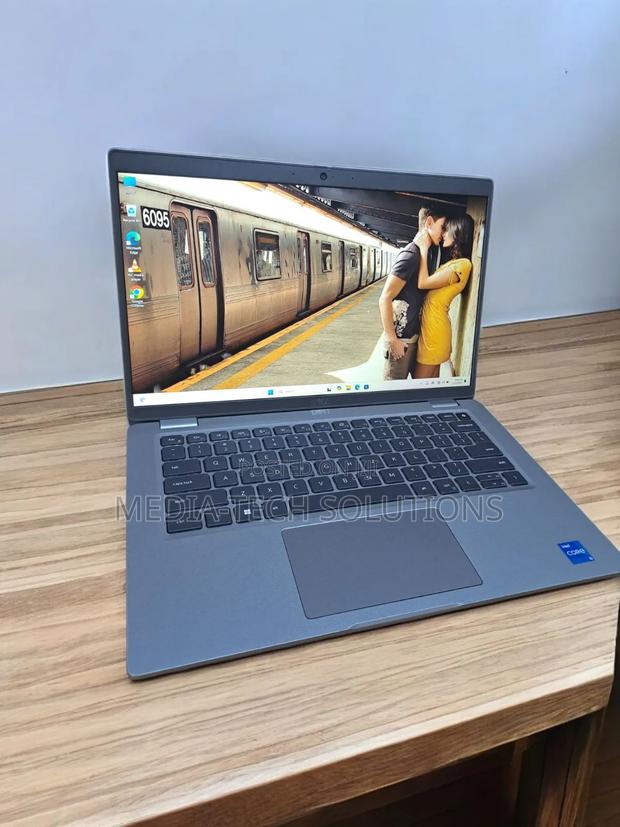 New Laptop Dell Latitude 5430 16GB Intel Core i5 SSD 256GB · Photo 2